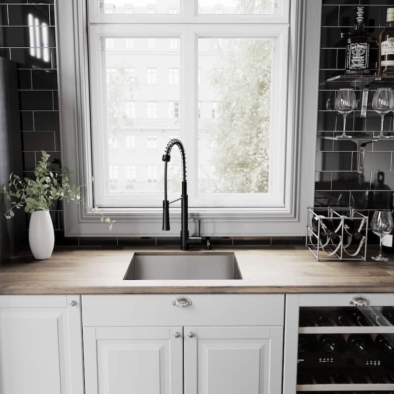 VIGO Laurelton 22" H Single Handle Pull-Down Sprayer Kitchen Faucet