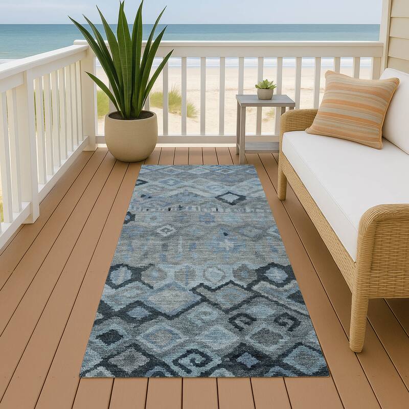 Machine Washable Indoor/ Outdoor Boho Moroccan Chantille Rug - Gray - 2'3" x 7'6"