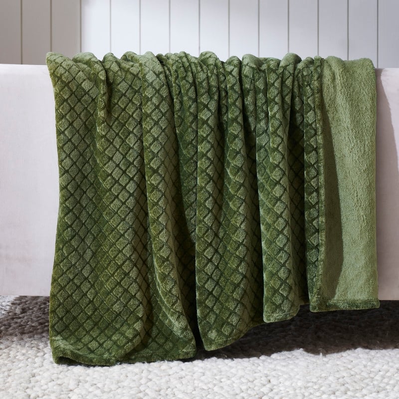 Superior Alaska Quilted Diamond Plush Fleece Blanket For Couch or Bed