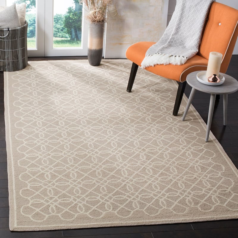 SAFAVIEH Handmade Chelsea Tuyet French Country Wool Rug - 3'9" x 5'9" - Tan/Ivory