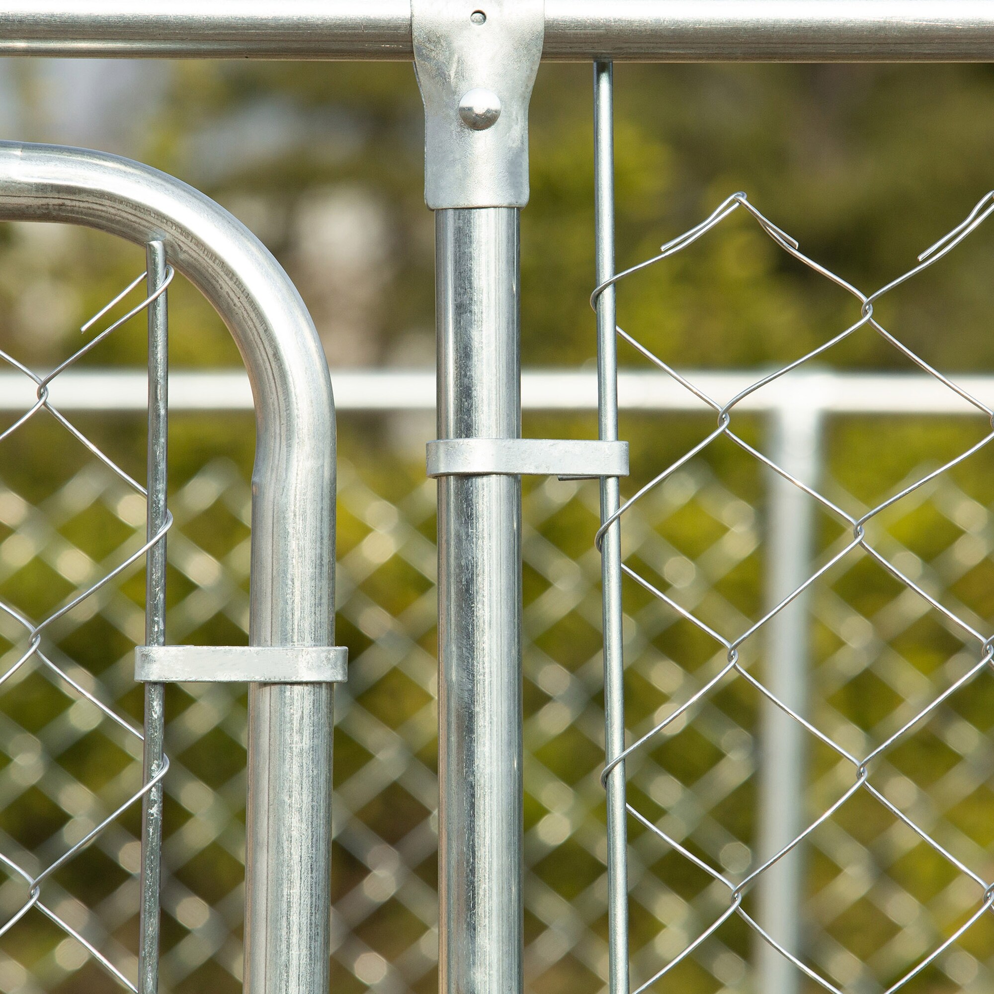 Galvanized chain link dog kennel top