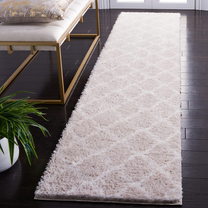 SAFAVIEH Tahoe Shag Etha Trellis 1.2-inch Thick Rug - 2' x 9' Runner
