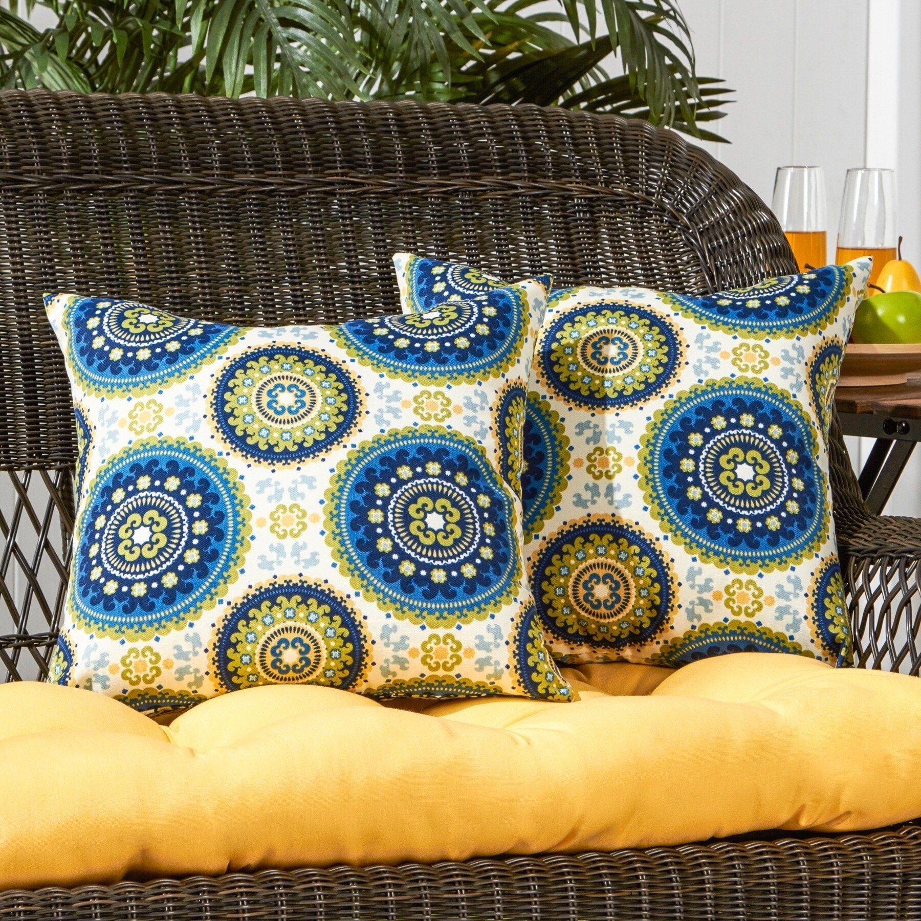 Summer Medallion Outdoor 17-inch Accent Pillow (Set of 2) by Greendale Home Fashions