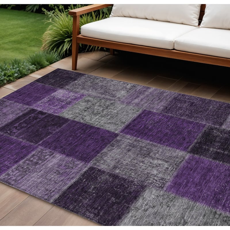 HomeRoots Patchwork Transitional Rectangle Outdoor Rug - 10' X 14'