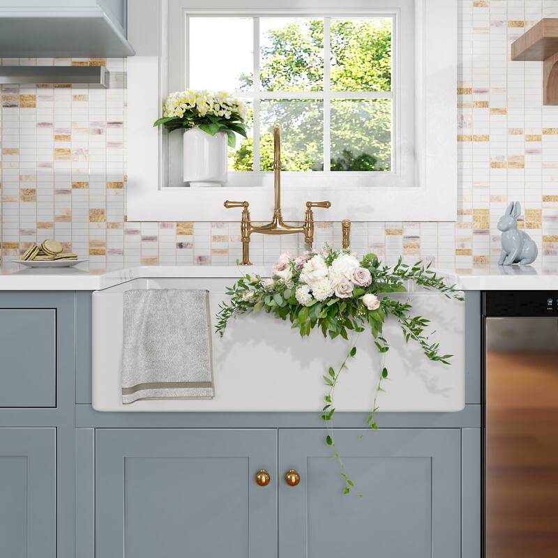 HOROW White Fireclay 30 in. Single Bowl Farmhouse Apron Kitchen Sink Workstation Kitchen Sink with Bottom Grid