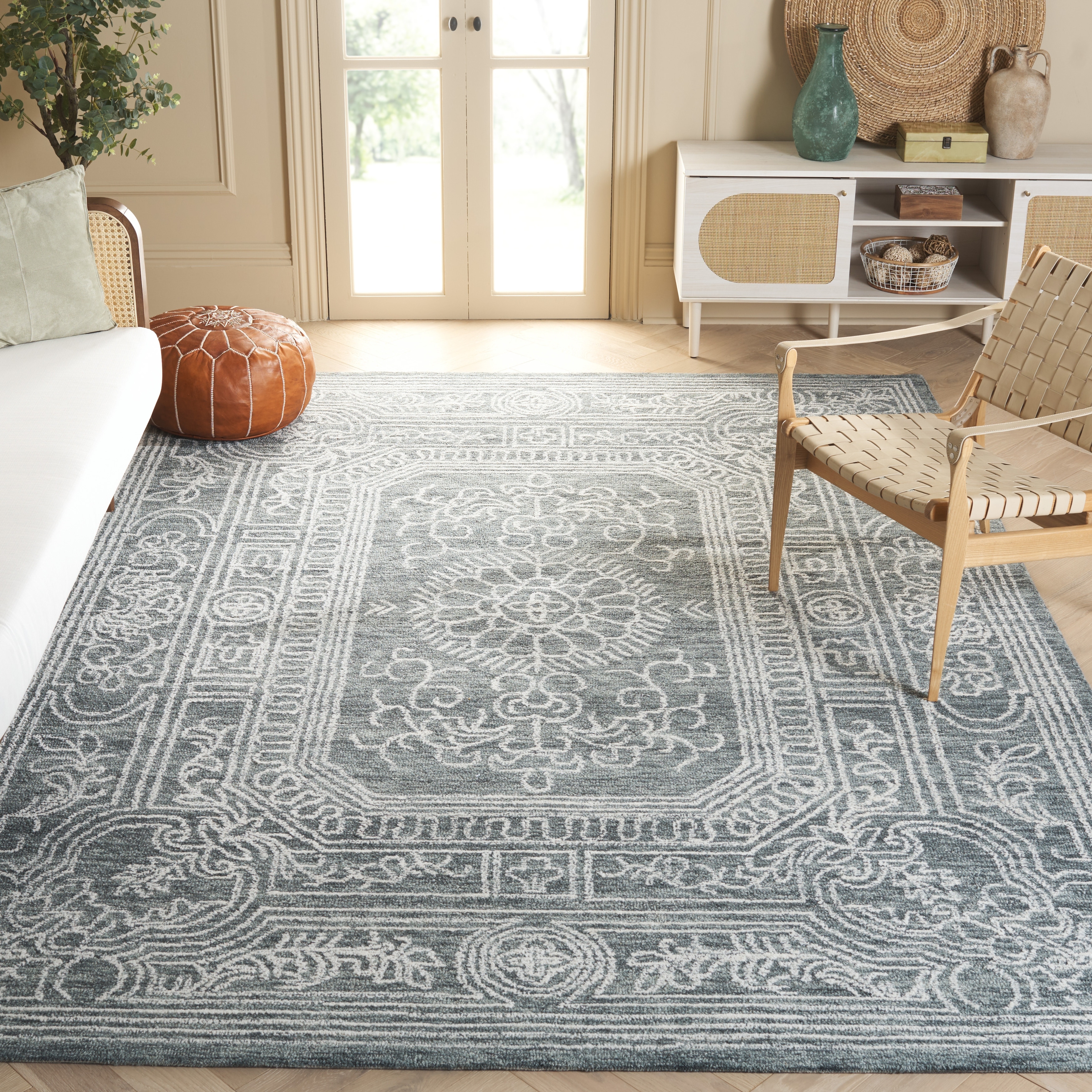 SAFAVIEH Handmade Ebony Tammy Modern Wool Rug
