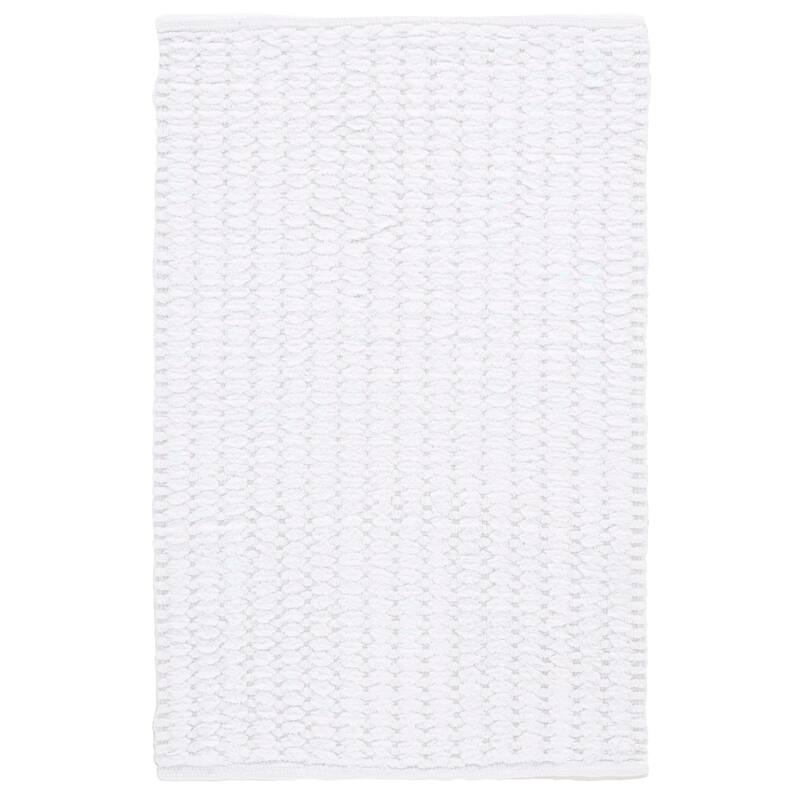 SAFAVIEH Home Oliva Textured Hatched 32"L x 20"W Cotton Bathmat - White - 20"W x 32"L