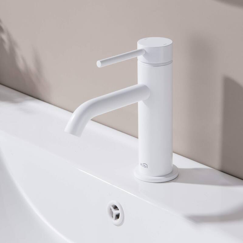 Lead Free Single Handle Bathroom Faucet with Water Hose