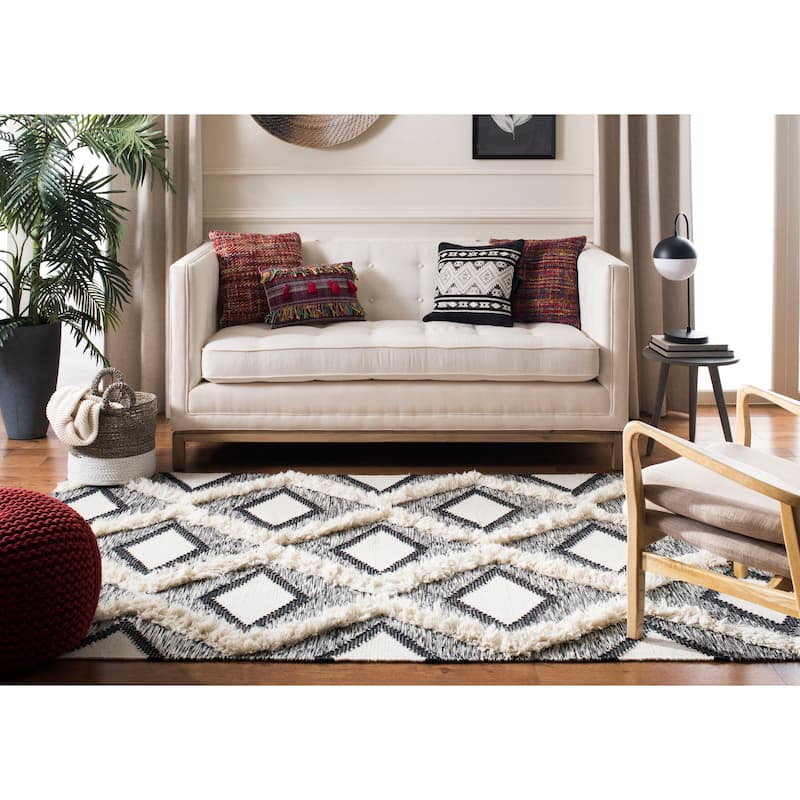 SAFAVIEH Hand-knotted Kenya Gotzone Southwestern Tribal Wool Rug