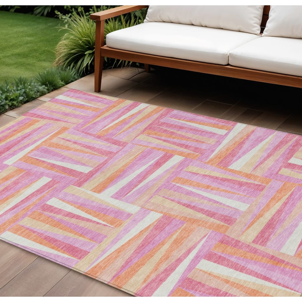 HomeRoots Geometric Transitional Rectangle Outdoor Rug