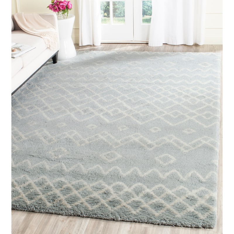 SAFAVIEH Handmade Casablanca Shag Dalma Tribal Wool Rug - 6' x 9' - Blue/Ivory