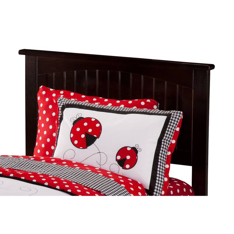 Nantucket Bed with Footboard and Twin Extra Long Trundle