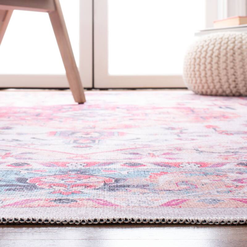 SAFAVIEH Serapi Machine Washable Thea Shabby Chic Distressed Rug