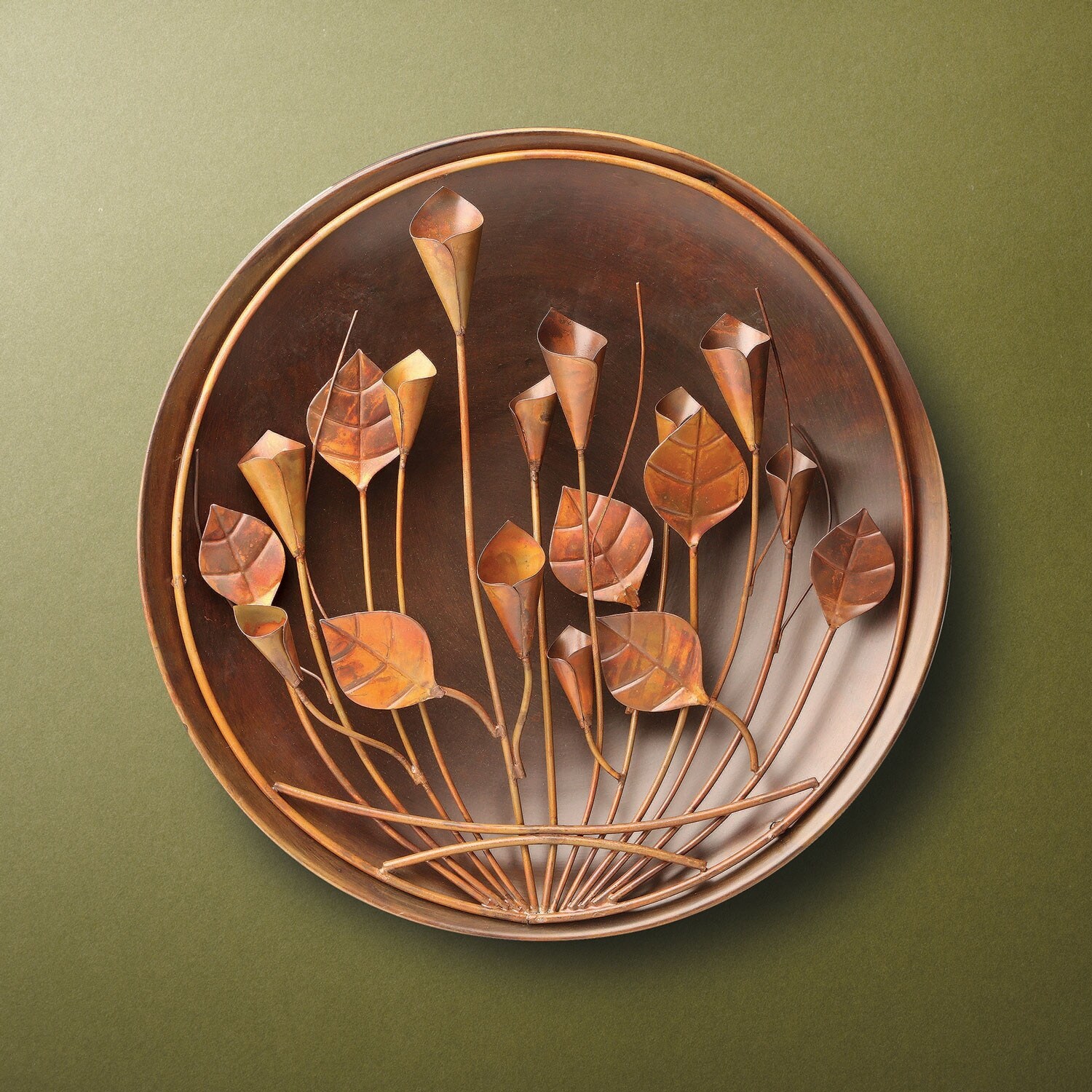 Shop Ancient Graffiti Calla Lilies Indoor Outdoor Wall Art Stainless Steel With Bronze Finish 16 Diameter Disk 16 In X 3 In Overstock 22829096