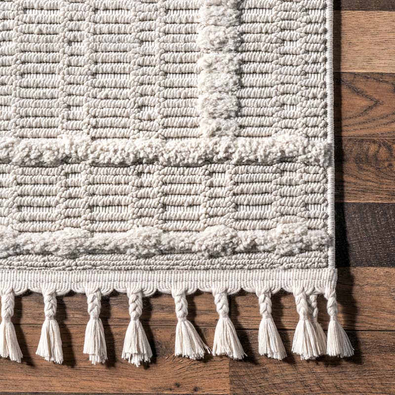 Nuloom Annella Casual Striped Tasseled Area Rug