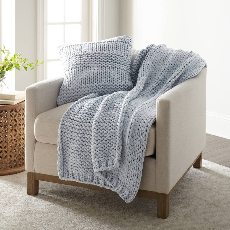 Chunky Throw Blanket and Decor Pillow Bundle - Blue