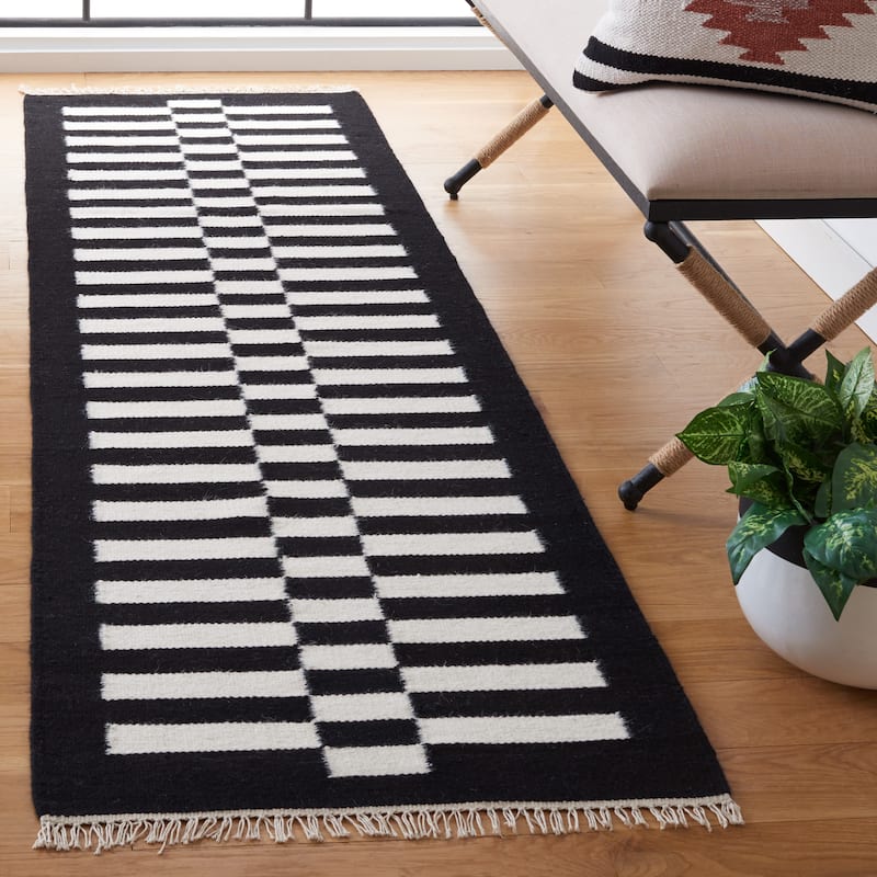 SAFAVIEH Handmade Flatweave Striped Kilim Farah Wool Rug