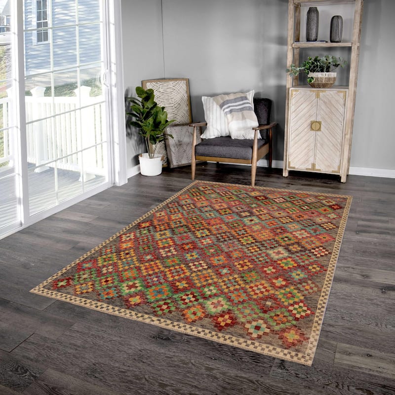 Shabby Chic Balochi Jenkins Gray/Red Hand Knotted Wool Rug - 4'10'' x 6'9''