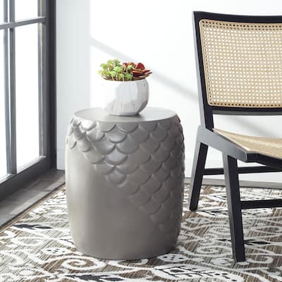 SAFAVIEH Outdoor Onerva Concrete Accent Stool - 15.75" W x 15.75" L x 18.11" H - 16Wx16Dx18H