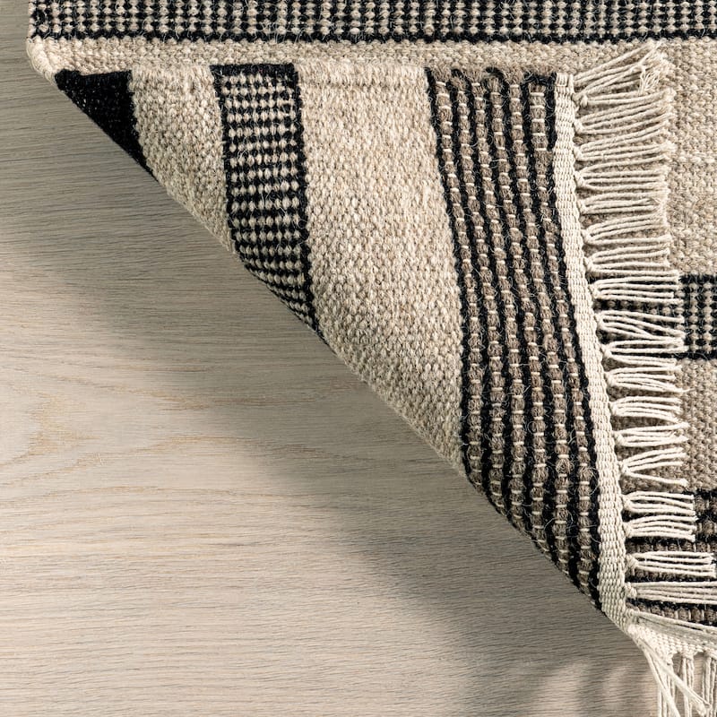 Black Brooklyn Tasseled Wool Area Rug