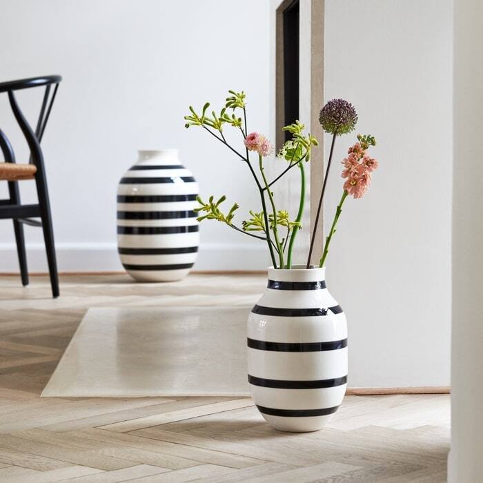 Kähler Omaggio Vase, Black