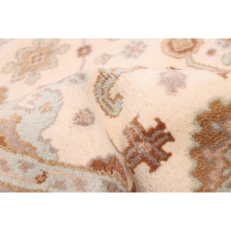 ECARPETGALLERY Hand-knotted Royal Oushak Ivory Wool Rug - 4'1 x 5'11