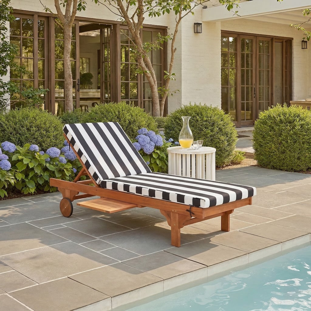 SAFAVIEH Outdoor Aubrie Adjustable Chaise Lounge Chair with Wheel.