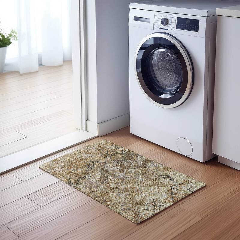Machine Washable Indoor/ Outdoor Chantille Distressed Diamonds Rug