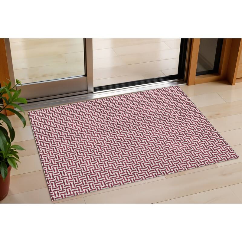 HomeRoots Geometric Transitional Rectangle Outdoor Rug - 3' x 5'