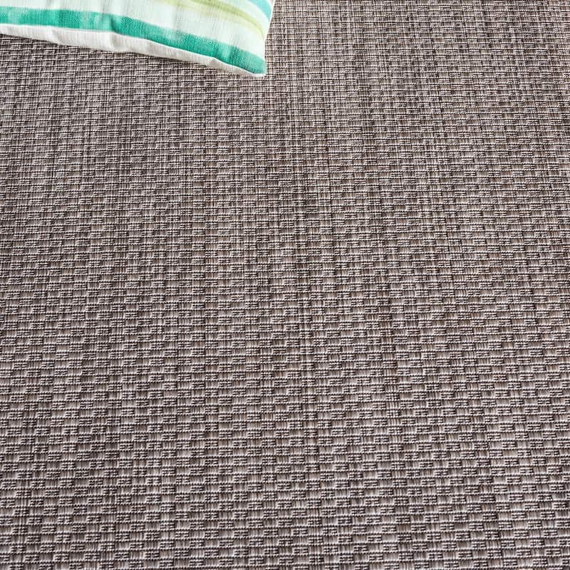 SAFAVIEH Courtyard Shpresa Indoor/ Outdoor Waterproof Patio Backyard Rug