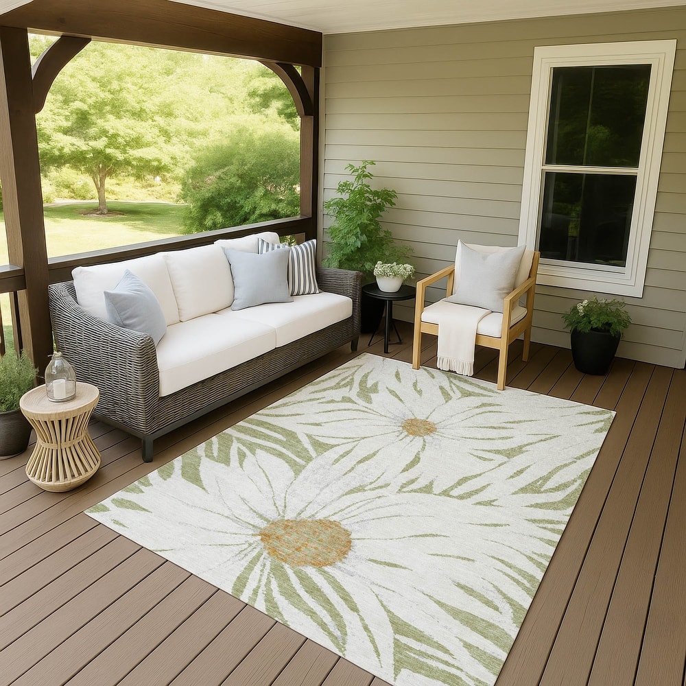 Machine Washable Indoor/ Outdoor Floral Chantille Rug