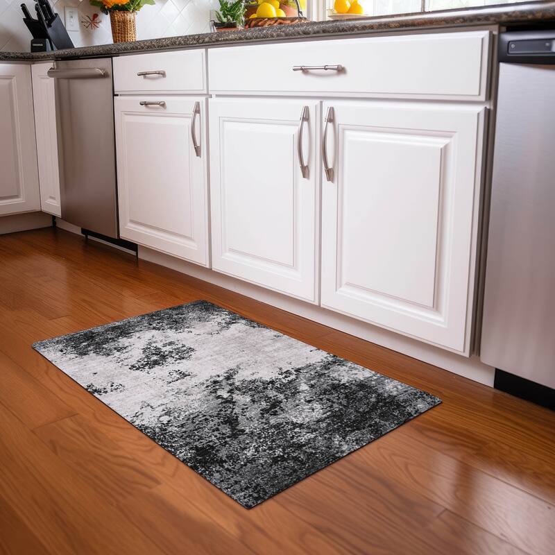 Machine Washable Indoor/ Outdoor Abstract Pixels Chantille Rug - Black - 1'8" x 2'6"