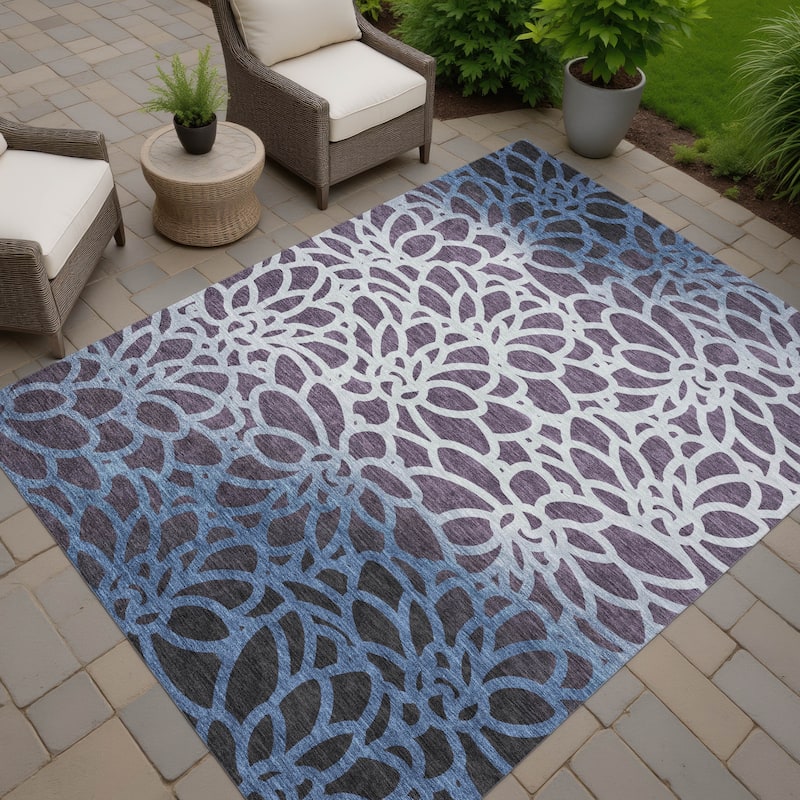 Machine Washable Indoor/ Outdoor Floral Craze Chantille Rug