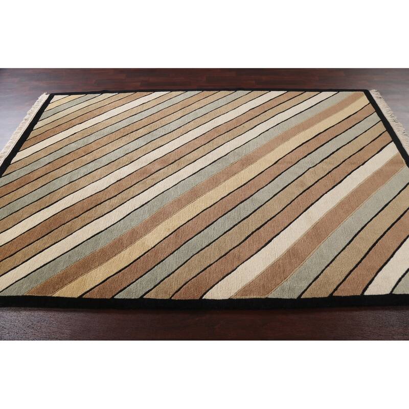 Contemporary Nepalese Vegetable Dye Area Rug Hand-knotted Wool Carpet - 6'1" x 8'10"