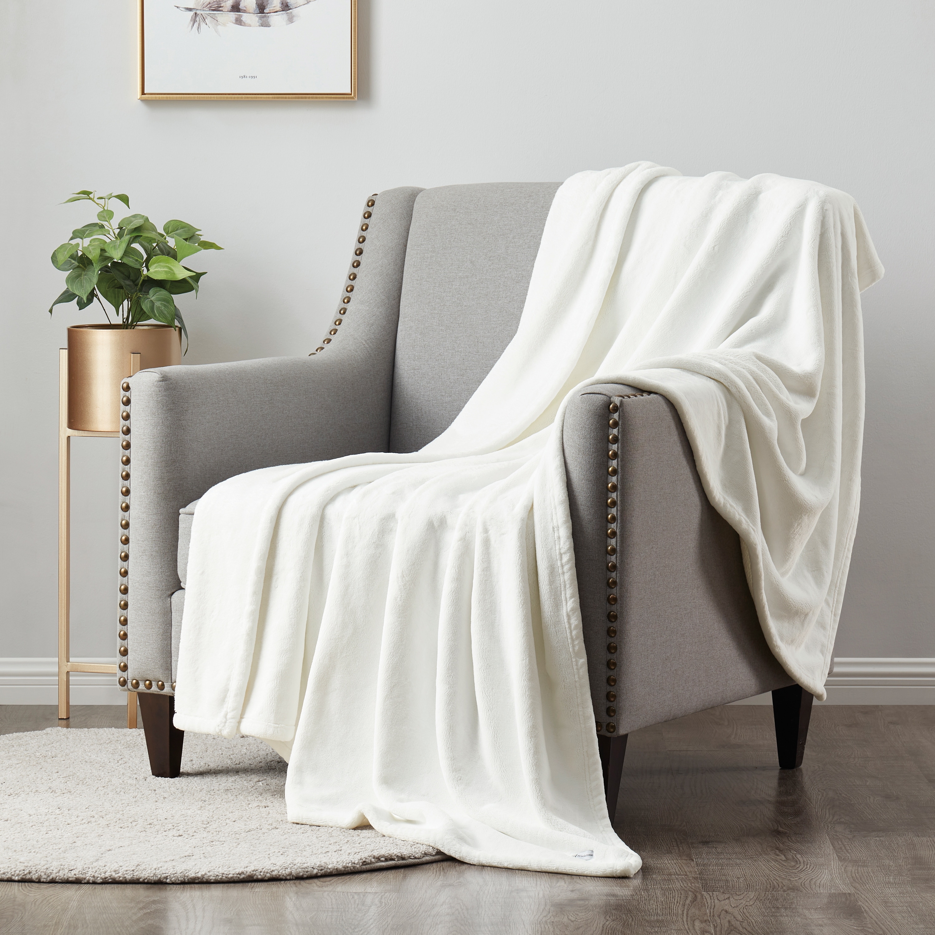 Brookstone Nap Plush Throw White