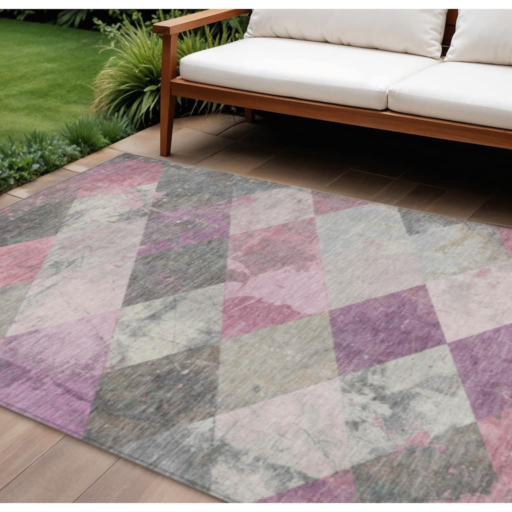 HomeRoots Geometric Transitional Rectangle Outdoor Rug