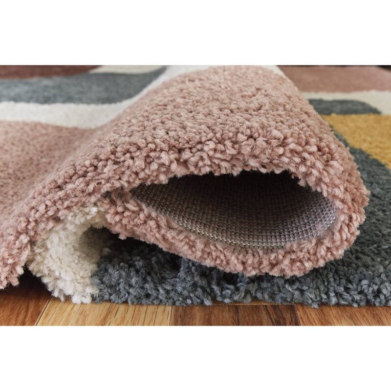 Signature Design by Ashley Flynnwick Pink/Beige 5' x 7' Rug - 63" W x 85" D x 1" H
