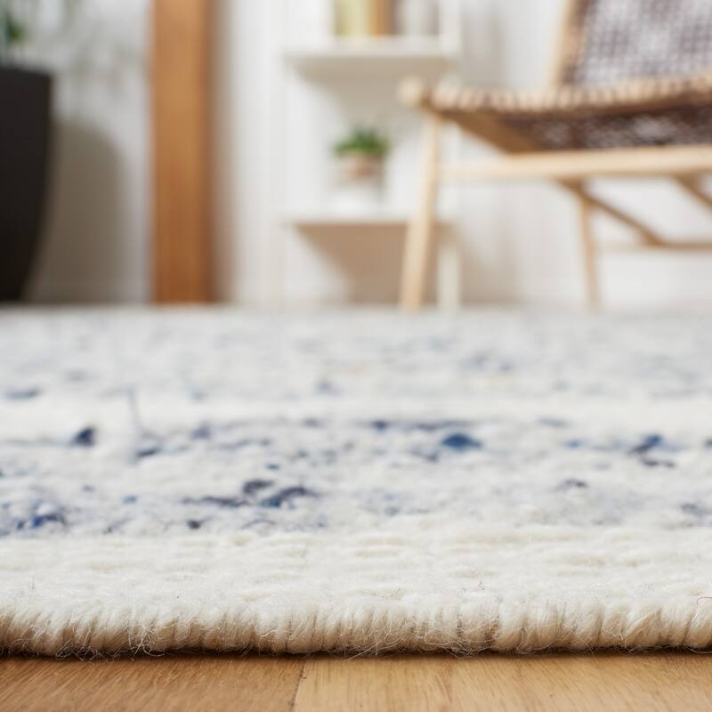 SAFAVIEH Handmade Manhattan Dashurie Wool Rug
