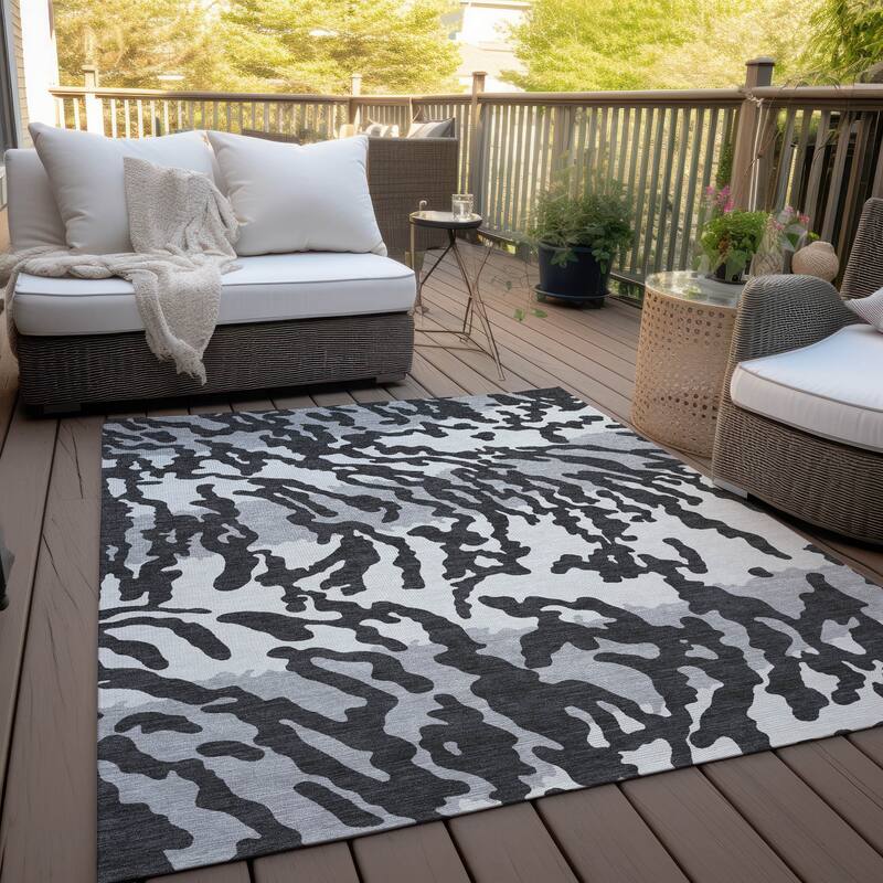 Machine Washable Indoor/ Outdoor Chantille Abstract Animal Print Rug