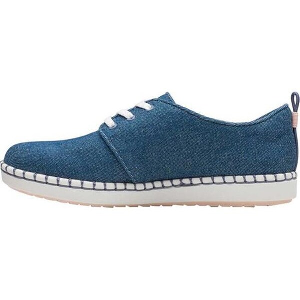 clarks step glow lace