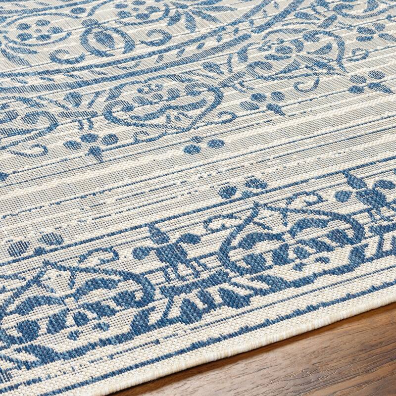 Livabliss Ravello Transitional Medallion Indoor/ Outdoor Area Rug