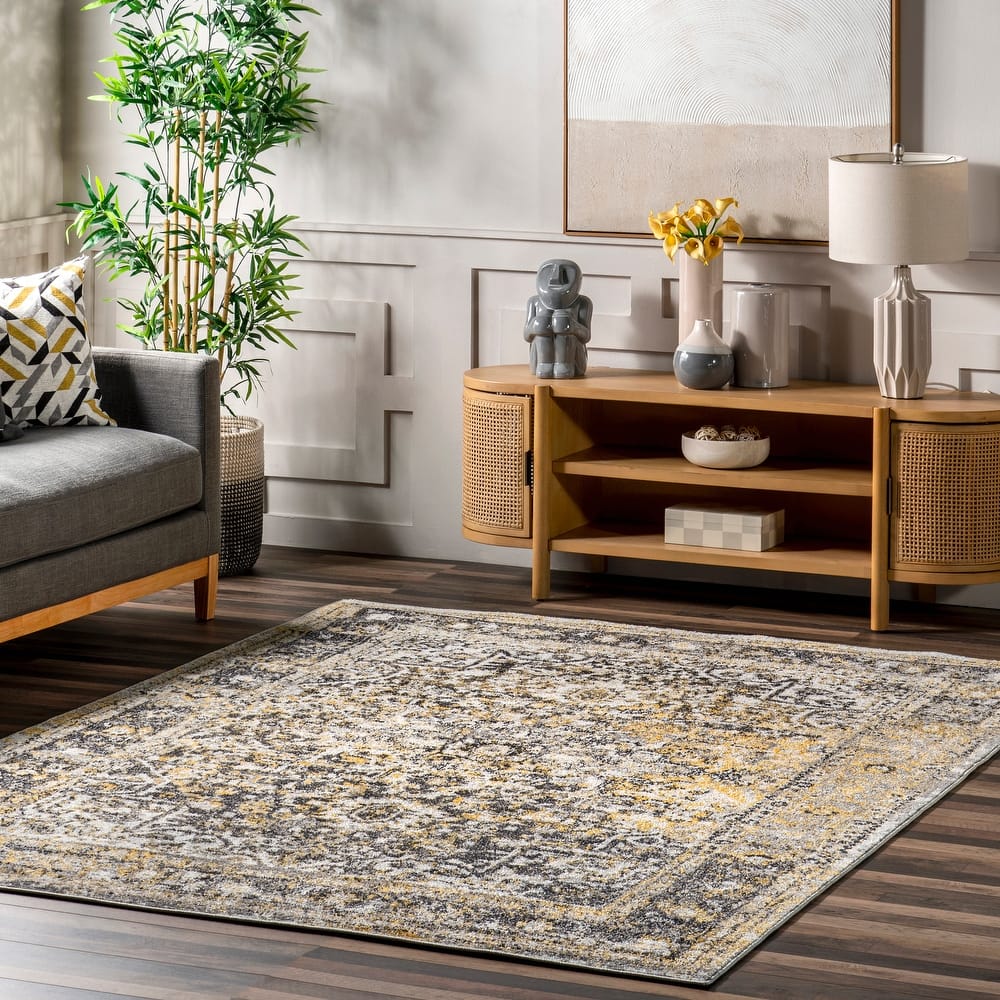 Nuloom Lilah Vintage Medallion Area Rug