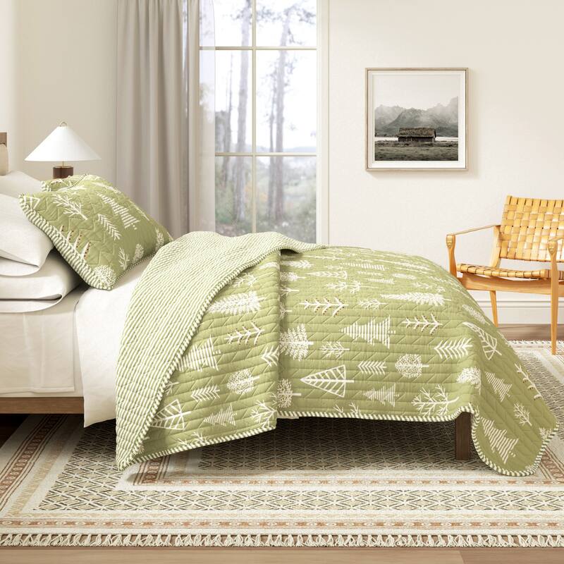 Linery & Co. Winter Forest Microfiber Quilt Set with Shams - Winter Forest - Sage/Red - Twin