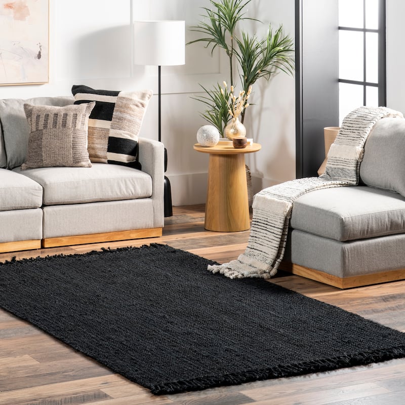 Nuloom Delilah Solid Chunky Jute Tassel Area Rug
