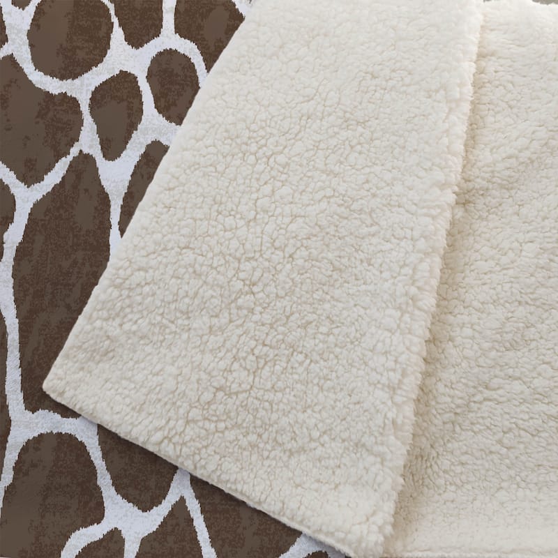 HomeRoots 50" X 70" Coffee And Ivory Giraffe Microfiber Plush Throw Blanket