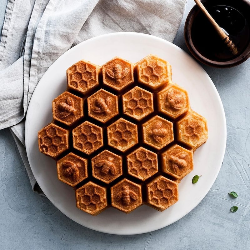 Nordic Ware Honeycomb Pull-Apart Cake Pan