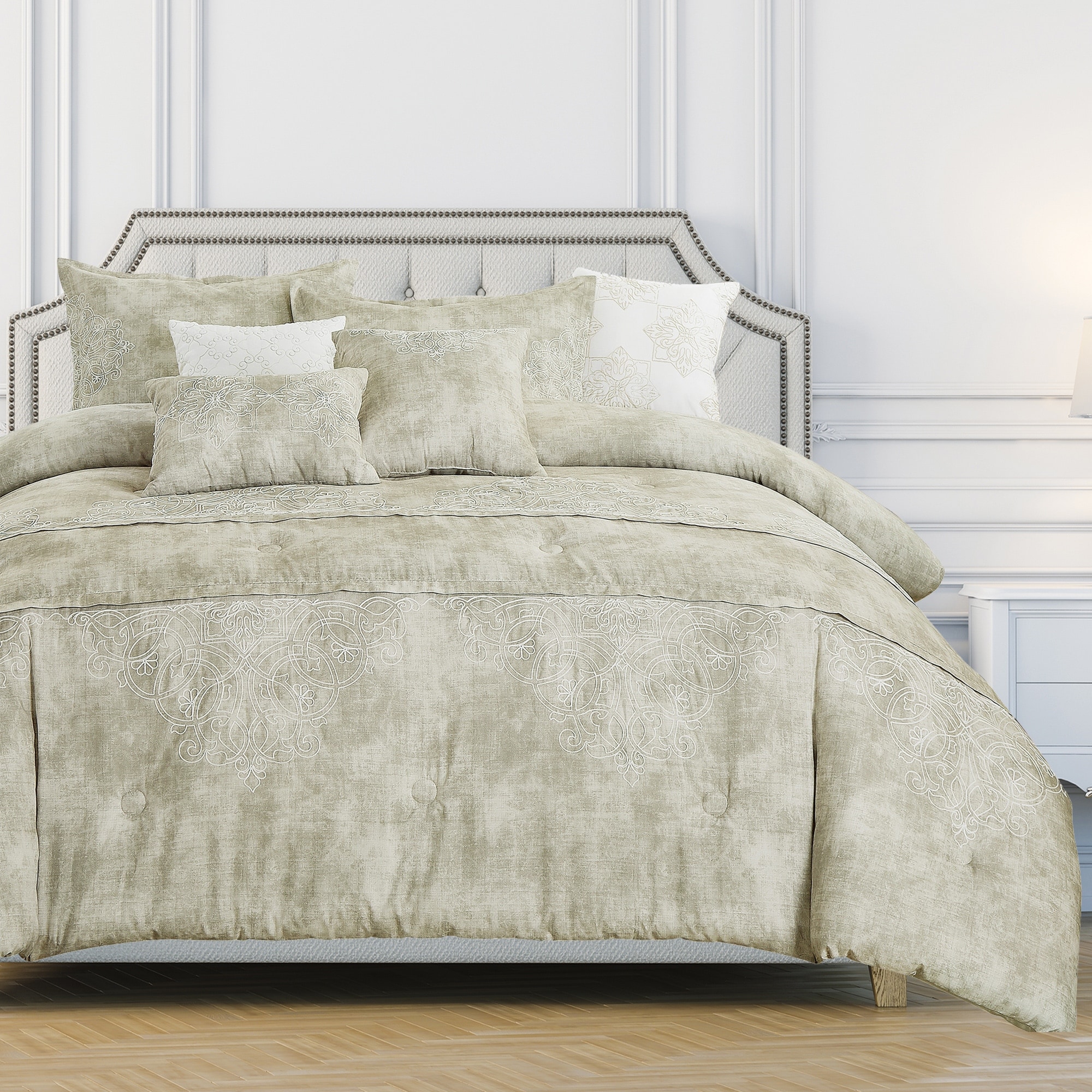 https://ak1.ostkcdn.com/images/products/is/images/direct/f675cee7e304b7e8de120f7aa4e73a9c2e771657/Wellco-Bedding-Comforter-Set-Bed-In-A-Bag---7-Piece-Luxury-Hiroya-microfiber-Bedding-Sets---Oversized-Bedroom-Comforters.jpg