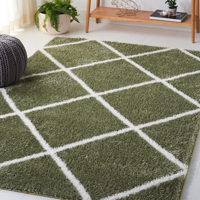 SAFAVIEH Tahoe Shag Emilia Trellis 1.2-inch Thick Rug - 6'7" Square - Sage/White