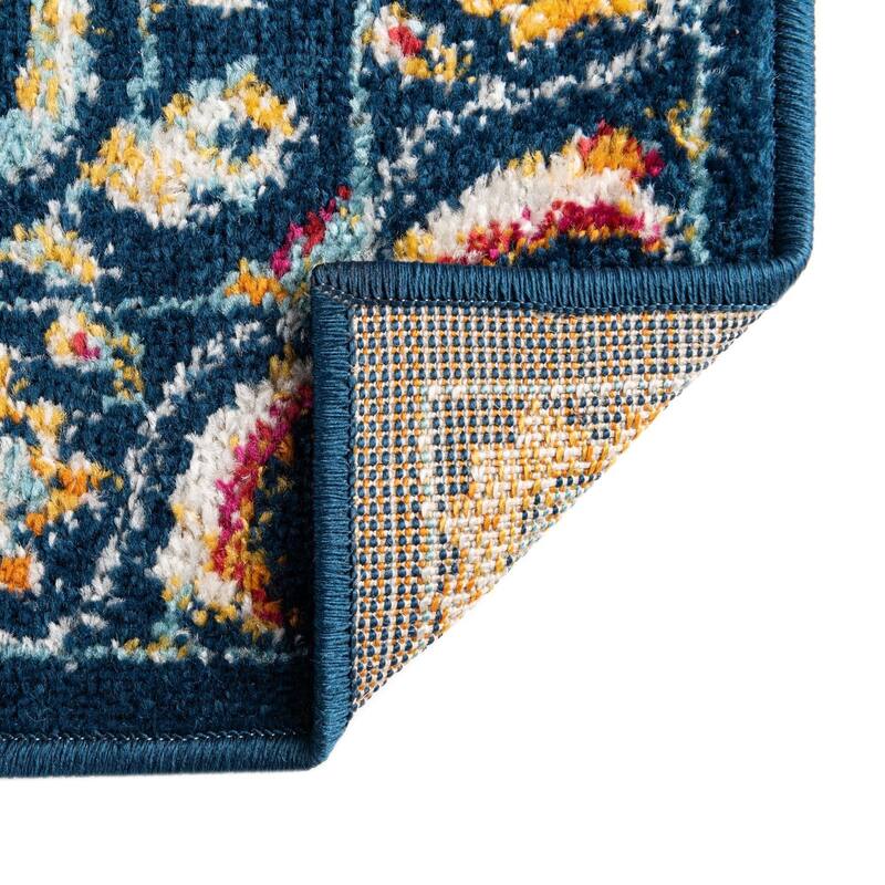 Traditional Taylor Collection Area Rug