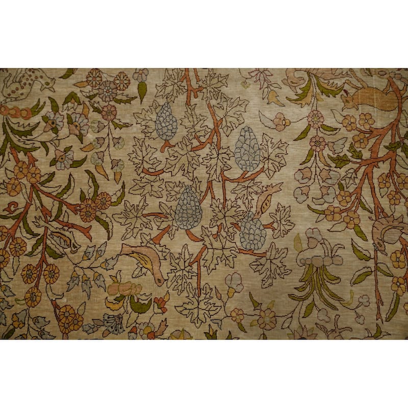 Hand Knotted Traditional Silk Beige Floral Area Rug - 5' 7'' X 3' 4''